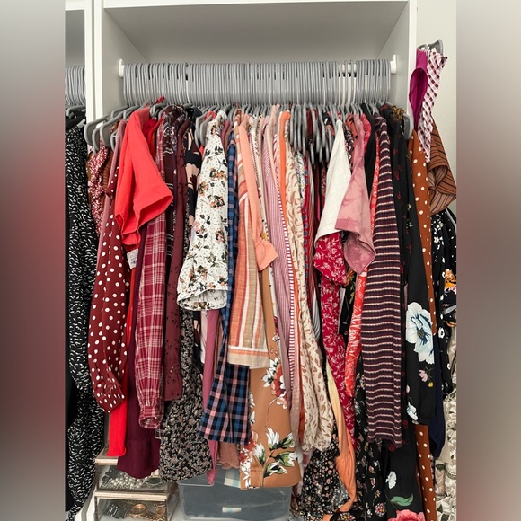 BUNDLE & SAVE!!! At least 100 new listings this next month✨ ••• - Picture 10 of 14